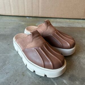 SOREL Caribou Rein Clog